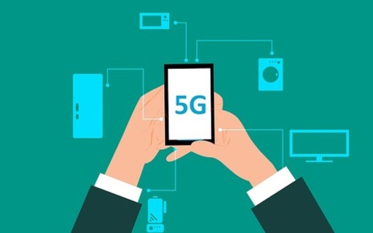Is the promise of higher speeds worth the possible health risks of 5G wireless technology? <br />(mohammad hassen/Pixabay)