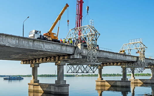House Democrats in Congress have proposed a 5-year, reauthorizing $760 billion in infrastructure spending and a plan for how the money would be spent. (batya/Adobe Stock)