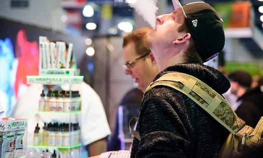 Some research shows aerosols from vaping seem to harm pulmonary cells, making those who vape even more susceptible to contracting COVID-19 than smokers. (sarahjohnson1/Pixabay)  