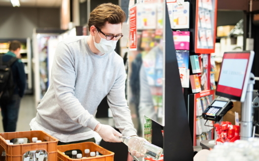 The United Food and Commercial Workers union says it's crucial that all supermarket workers are able to be tested for the new coronavirus. (Adobe Stock)