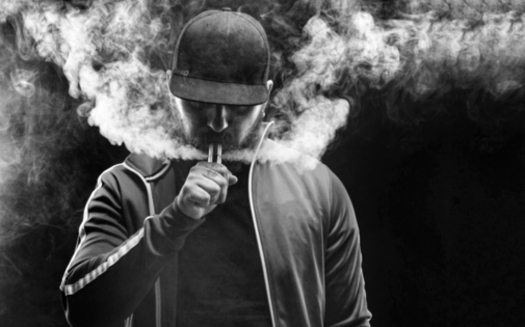 New research shows a strong correlation between vaping and catching coronavirus. (Adobe stock)