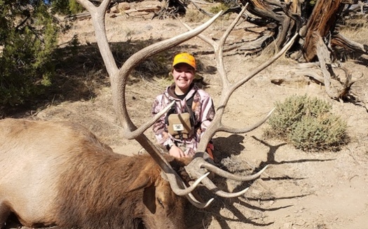 Families with children between age 12 and 20 facing serious, life-threatening health circumstances can sign up for a special hunting program at MuleyFanatic.org. (Muley Fanatic Foundation)