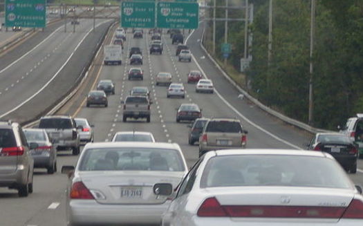 Emissions from Northern Virginia's heavy commuter traffic causes people to experience serious lung problems such as asthma, according to a new report. (Wikimedia Commons)