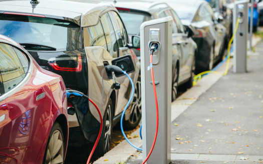 Although it ranked sixth in the country among states, a new report gives Washington's electric-vehicle policies a score of 54 out of 100. (scharfsinn86/Adobe Stock)