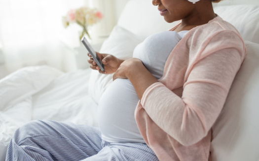 La atencin culturalmente eficiente puede ayudar a mejorar los resultados de salud de las madres negras. (Producciones Syda/Adobe Stock)