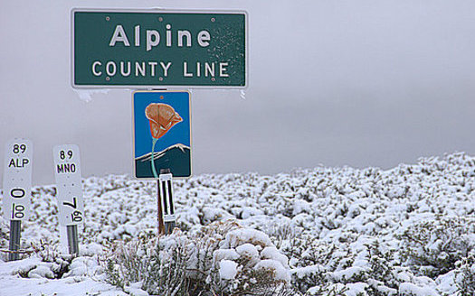 Environmental groups want to keep towns such as Alpine in the Sierras in a single political district, rather than combine them with cities on the San Joaquin Valley floor. (Constantine Kulikovsky/Wikimedia Commons)