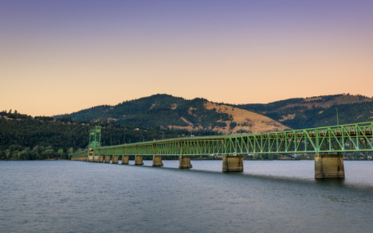 Radio Tierra has been on the air in the Columbia River Gorge since 2004. (yooranpark/Adobe Stock)