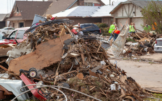 Una nueva herramienta interactiva estima que casi medio millón de habitantes en Iowa tienen varios factores de riesgo que les dificultarían mucho más recuperarse de un desastre natural. (Acción de Adobe)