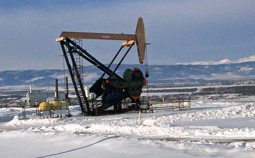 Studies show oil and gas wells, like this one in Duchesne County, are a major source of methane pollution in Utah's Uinta and Wasatch regions. (Wikimedia Commons)