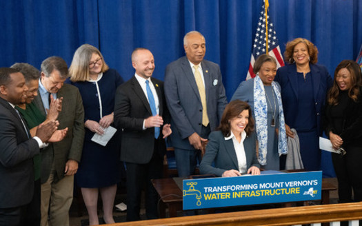 Gov. Kathy Hochul announces a historic $150 million investment and a partnership with Mount Vernon Mayor Shawyn Patterson-Howard and Westchester County Executive George Latimer to address longstanding water infrastructure and related public-health challenges that have plagued the city of Mount Vernon for decades. (Don Pollard/Office of Gov. Kathy Hochul)