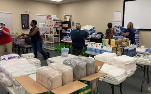 La AFL-CIO de Florida ha enviado camiones al suroeste de Florida repletos de suministros de ayuda para las víctimas del huracán Ian. (Florida AFL-CIO/Teamsters)