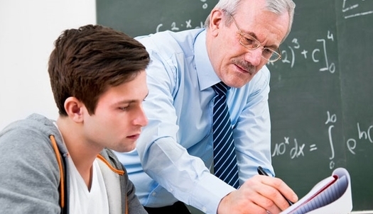 Illinois educators are recruiting current and retired teachers, prospective teachers, college students and community members to train as high-impact tutors. (Wikimedia Commons)