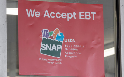 SNAP helps hundreds of thousands of Oregonians but excludes people with undocumented immigration statuses. (jetcityimage/Adobe Stock)