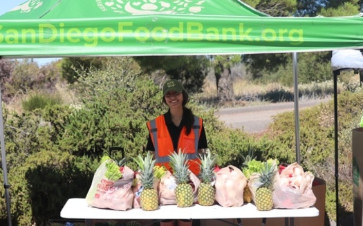 The Jacobs and Cushman San Diego Food Bank distributes fresh produce in the rural area in the mountains near San Diego. (Jacobs & Cushman San Diego Food Bank)