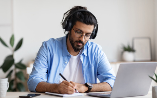 Around 75% of undergraduates have taken at least one course online, versus 71% of graduate students, according to Best Colleges. (Adobe Stock)