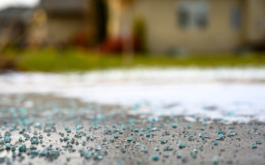 Environmental experts say a single teaspoon of sidewalk salt is enough to contaminate five gallons of water. (Adobe Stock)