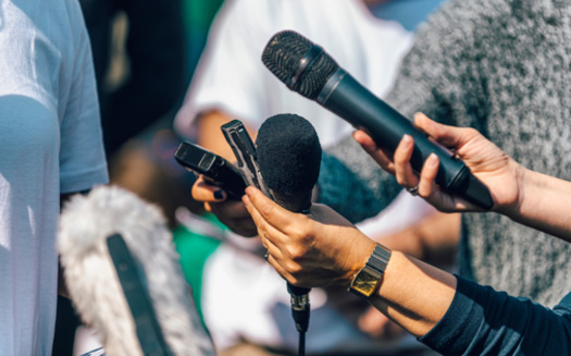 As of 2022, 448 statehouse reporters across the U.S. work at newspapers, making up 25% of the statehouse corps. That's down from 604 statehouse reporters - 38% of the total - in 2014. (Adobe Stock) 
