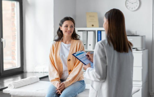 According to the Kaiser Family Foundation's 2022 Women's Health Survey, 21% of women, including 38% of uninsured women, said it is difficult to find a doctor who can explain things so they are easy to understand. (Adobe Stock)