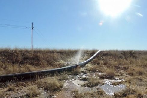 The American Geosciences Institute says the enormous size of the oil and gas industry results in huge volumes of oil and produced water, which lead to thousands of spills every year. (Photo courtesy of WildEarth Guardians)