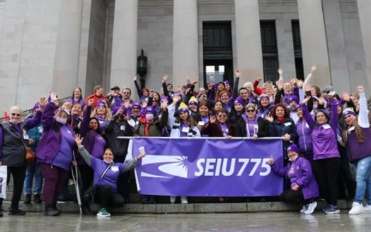Los cuidadores a domicilio obtuvieron importantes victorias en Olimpia este ao, como el aumento del tiempo libre remunerado y las prestaciones de jubilacin. (SEIU 775)