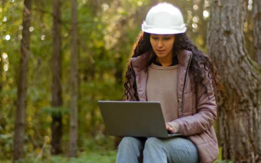 To be eligible for the My Access to Network Opportunities project, one must be a current college student ages 18-30, or up to 35 for veterans, possess U.S. citizenship or permanent residency. Bilingual skills are preferred but not required. (Adobe Stock)