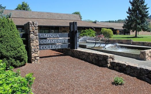 Umpqua Community College es una pequea institucin en el suroeste de Oregn con unos 3000 estudiantes de tiempo completo. (Gordon Friedman/Wikimedia Commons)