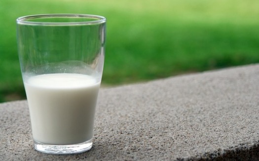Roughly 30 states now allow some form of raw-milk sales, including North Dakota. (Pixabay)