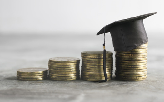 Many colleges use sophisticated algorithms to decide the size of tuition discounts, designed to enhance enrollment. (Fotobieshutterb/Adobestock)
