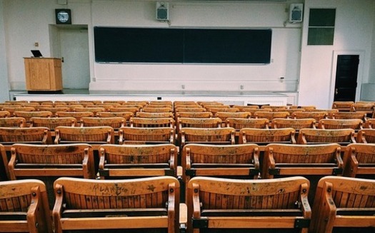 Una encuesta de Lumina Foundation/Gallup encontr que los estudiantes hispanos tuvieron ms dificultades que los de cualquier otra raza o etnia para permanecer inscritos en programas de educacin y capacitacin post-preparatoria en 2022. (Pixabay)