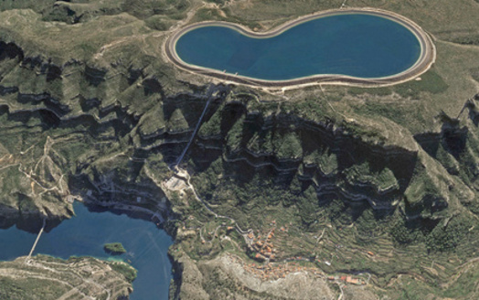 Pumped storage hydroelectric facilities have been built around the world, including the Spanish facility above. (contributor_aerial/Adobe Stock)