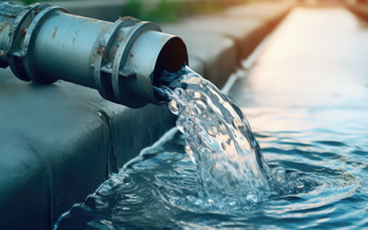 Los funcionarios federales dicen que la Ley de Infraestructura Bipartidista brinda oportunidades de financiamiento para que las comunidades ms pequeas mejoren su infraestructura hdrica. (Adobe Stock)