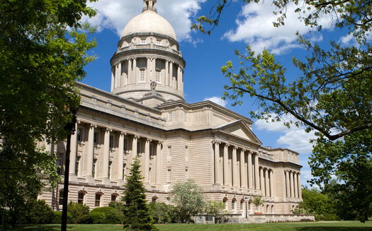 Para 2022, el 32% de los proyectos de ley aprobados en la Cámara de Representantes de Kentucky y el 24% de los aprobados en el Senado fueron acelerados de manera que excluyeron al público, según un nuevo informe de la Liga de Mujeres Votantes de Kentucky. (Adobe Stock)