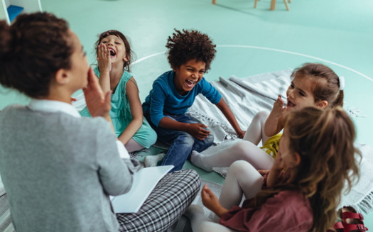 El Departamento de Niños, Jóvenes y Familias del Estado de Washington financia un programa que brinda consultas de salud mental para niños pequeños. (bernardbodo/Adobe Stock)