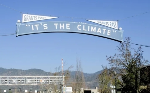 Grants Pass, Oregon, is a rural community with a sustainability plan. However, local officials say the lack of dedicated staff to secure federal grants threatens the plan's success. (Claire Carlson/The Daily Yonder)