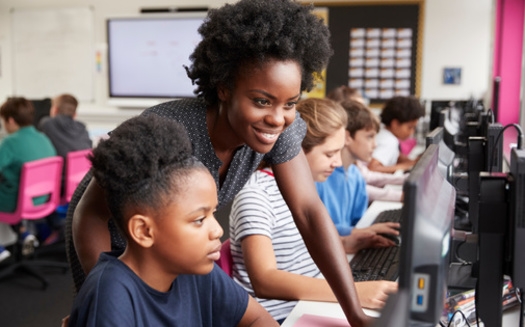 El Departamento de Educacin de Pensilvania se ha fijado el objetivo de aumentar las tasas de retencin de los educadores de color del 80% al 90% para agosto de 2025. (Adobe Stock)