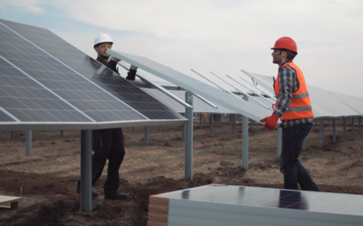 It is estimated the Wild Springs Solar Project in New Underwood, South Dakota, will offset 190,000 metric tons of carbon dioxide emissions per year. (Adobe Stock)