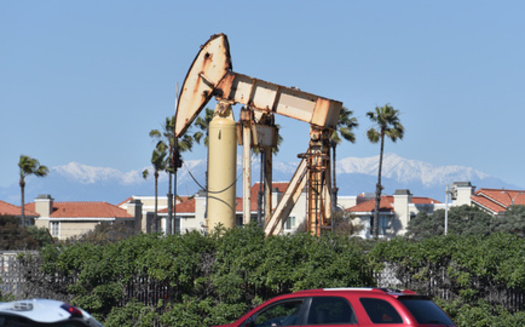 Currently, more than 2.7 million Californians live within 3,200 feet of an operational oil well. (MSPhotographic/Adobestock)