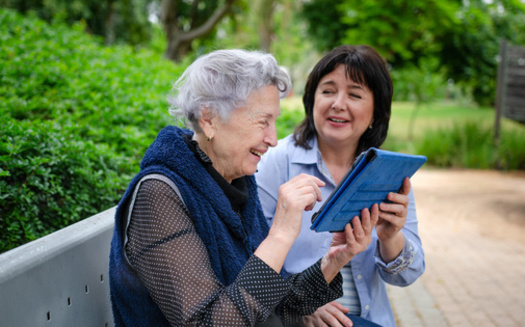 Studies show volunteering can significantly improve mental and physical health, life satisfaction and self-esteem and decrease depressive symptoms. (Adobe Stock)