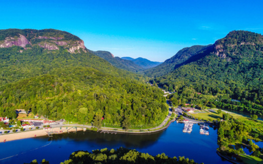 According to the National Park Service, visitors to national parks in North Carolina spent $2.6 billion and supported 38,800 jobs in local communities in 2023. (Adobe Stock)