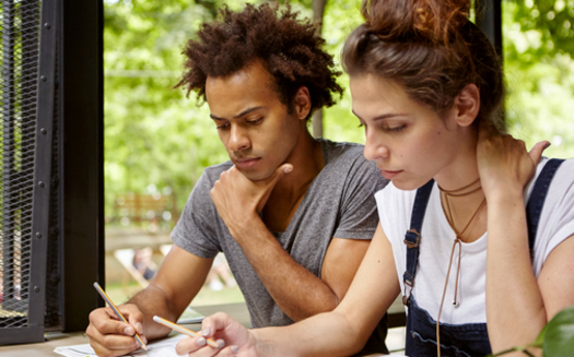 Balancing college expenses, and going through the student aid application process, is often viewed as a daunting task for most households. Backers of Minnesota's new free tuition program hope it removes a lot of stress for eligible households. (Freepik)