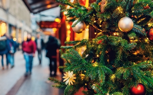 According to the National Retail Federation, American consumers spend an average of $902 on gifts and other holiday items each Christmas. (Adobe Stock)