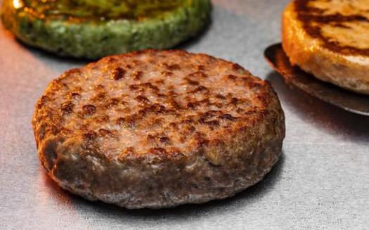 Quarter pounders served by McDonald's were the focus of a recent E. coli outbreak. Federal health officials said it was not the beef patties in this case but rather onions used as a topping for the famous burger. (Freepik)