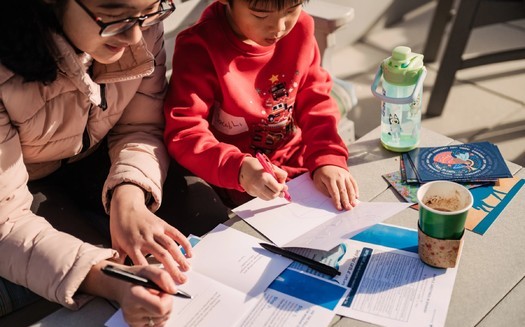 Families looking to spread some holiday cheer are encouraged to write holiday cards welcoming new refugee families as part of the 