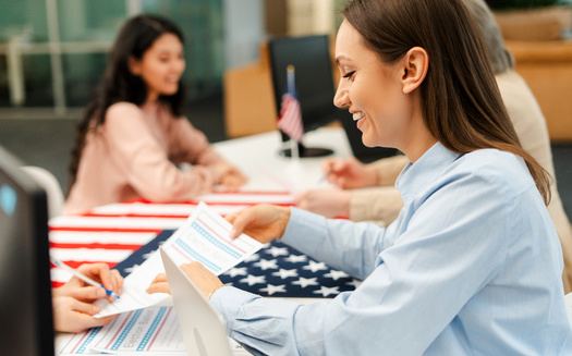 Las amenazas a los trabajadores electorales, escrutadores de boletas, secretarios de condado y secretarios de estado de EE. UU. aumentaron significativamente despu�s de que el presidente Donald Trump dijera que las elecciones de 2020 fueron robadas. (Maria Vitkovska/Adobe Stock)