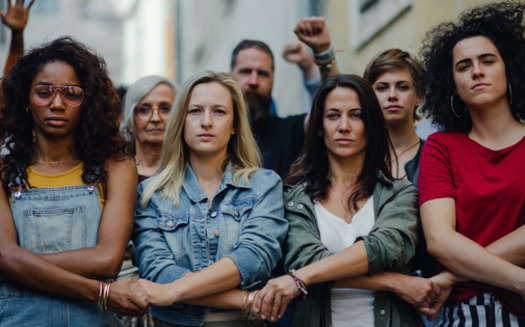 La Enmienda de Igualdad de Derechos se present� por primera vez en el Congreso en 1923, tres a�os despu�s de la ratificaci�n de la 19� Enmienda, como un paso hacia la plena igualdad de la mujer. (Halfpoint/Adobe Stock)