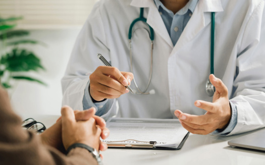 En 2023, Medi-Cal cubr�a al 22% de los adultos no mayores en �reas urbanas y al 14 % en �reas rurales. (Pcess609/Adobe Stock)