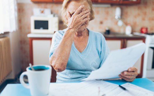 Las personas mayores con ingresos fijos tienen mayor riesgo de quedarse sin hogar en comparaci�n con otros grupos de edad. (and.one/Adobe Stock)