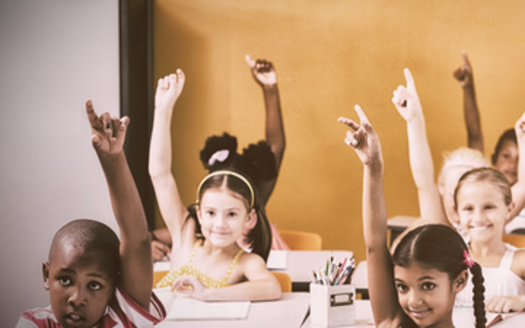 La Federaci�n Estadounidense de Maestros dice que las escuelas deben ser refugios seguros, lugares acogedores de aprendizaje y libres de racismo, discriminaci�n y amenaza de deportaci�n. (vectorfusionart/Adobe Stock)