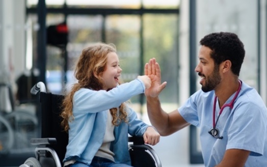 Los 20 centros de salud comunitarios de Colorado brindan atencin primaria a 857,000 pacientes, emplean a ms de 7,500 personas y aportan $1.7 billones de dlares a la economa del estado cada ao. (Adobe Stock)