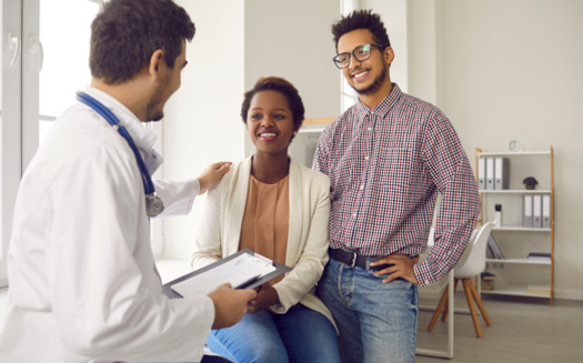 El Ttulo X es el nico programa federal que ofrece planificacin familiar y servicios de salud preventiva, incluyendo anticoncepcin, deteccin de cncer y pruebas de ITS. (Studio Romantic/Adobe Stock)